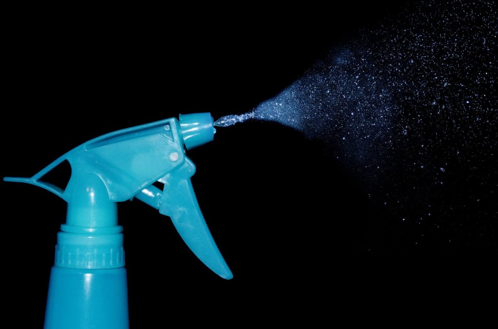 Tips Iron Clothes FiiT Helpling Spray Water